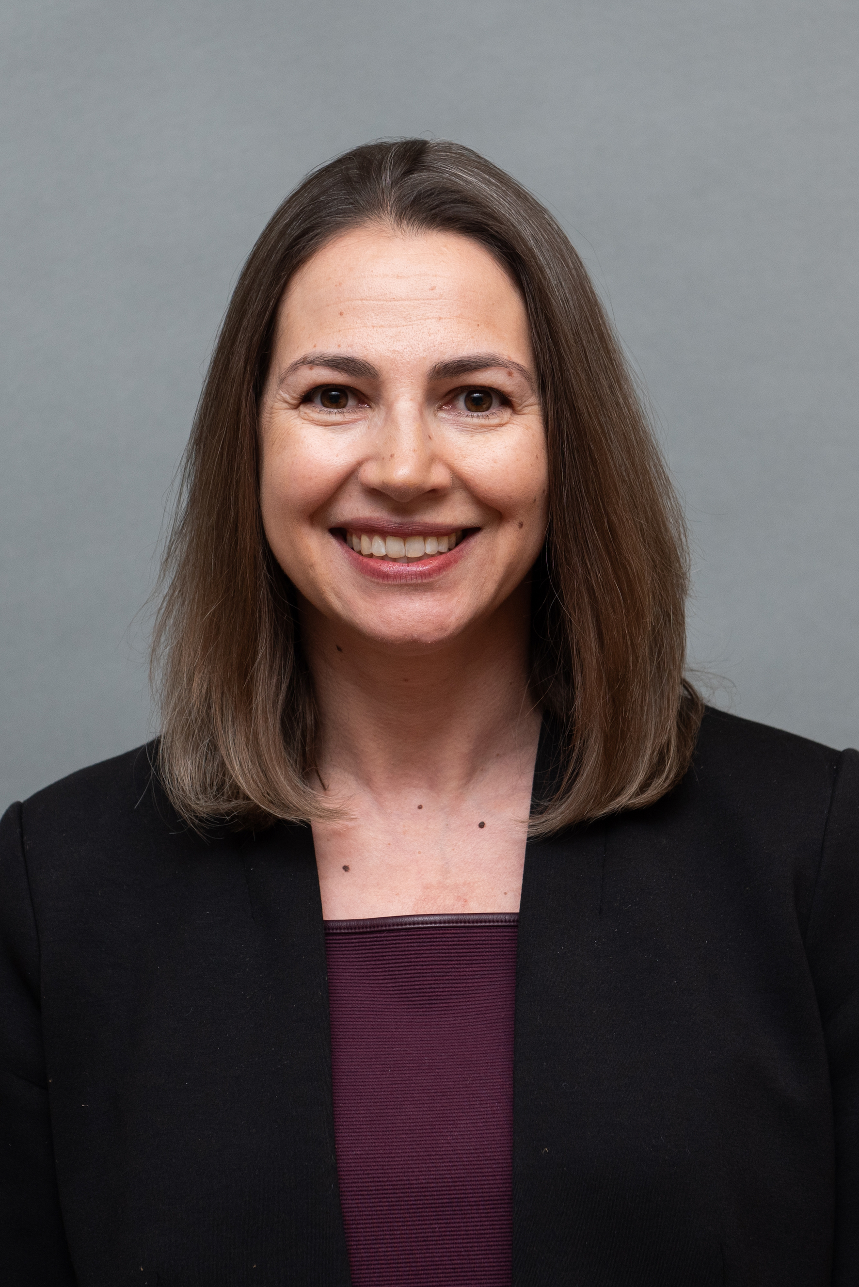 Headshot of Michelle Neuman