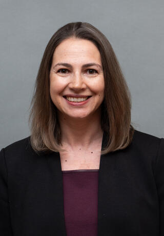 Headshot of Michelle Neuman