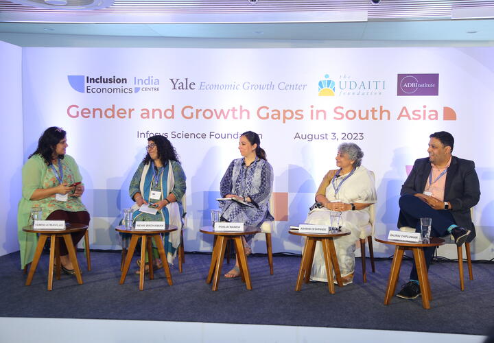 Yamini Atmavilas moderating the second panel discussion with Neha Wadhawan, Pooja Nanda, Ashwini Deshpande, and Gaurav Chiplunkar.