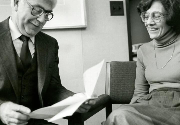 Mariam Chamberlain (right) with the Ford Foundation’s Fred E. Crossland in 1981.