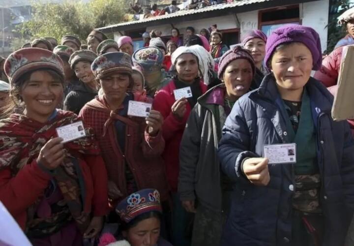 Image showing voters from Nepal