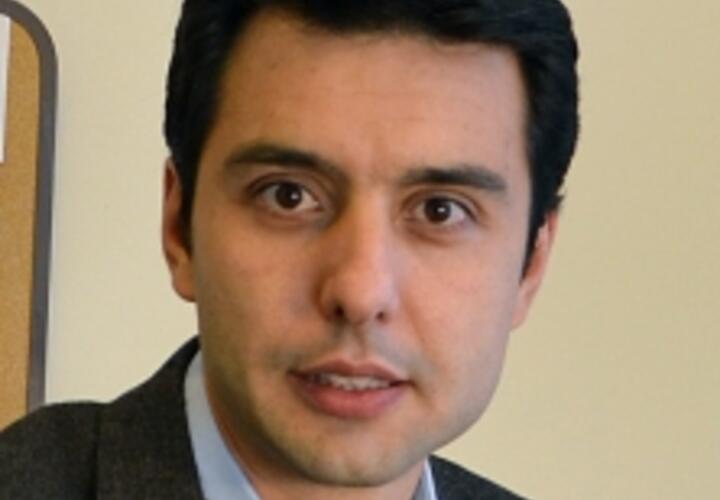Headshot of Lorenzo Caliendo